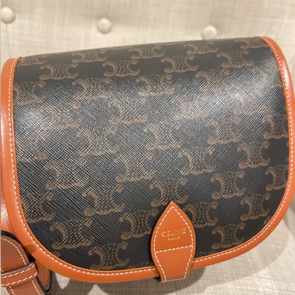 Celine Medium Folco Bag in Triomphe - Picture 3 of 8